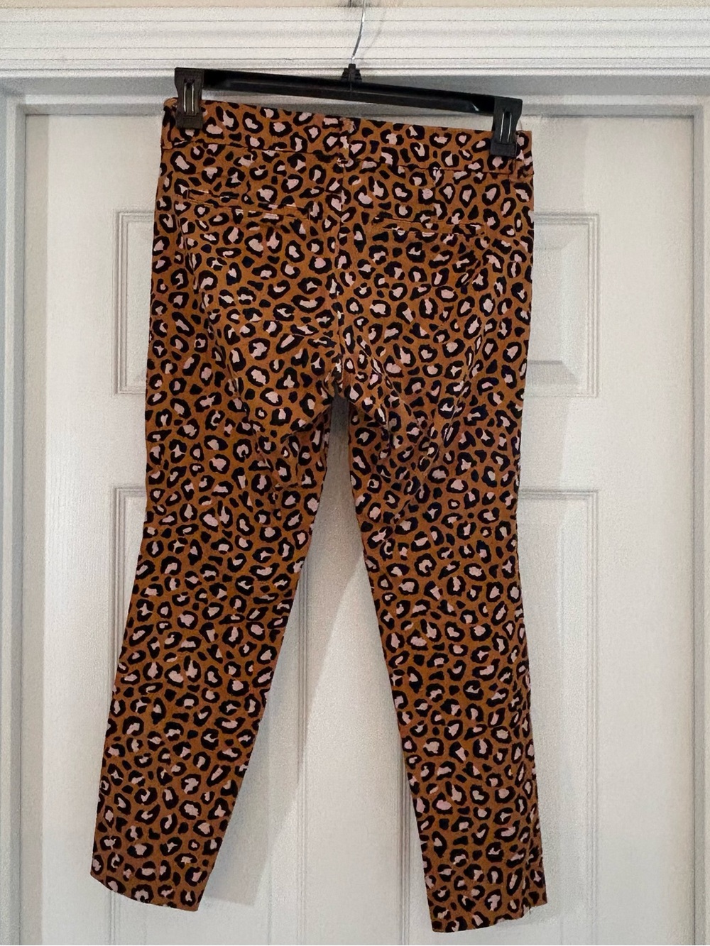 Old Navy Pixie Mid Rise Angle Animal Print Leopard size 2 - Picture 8 of 8